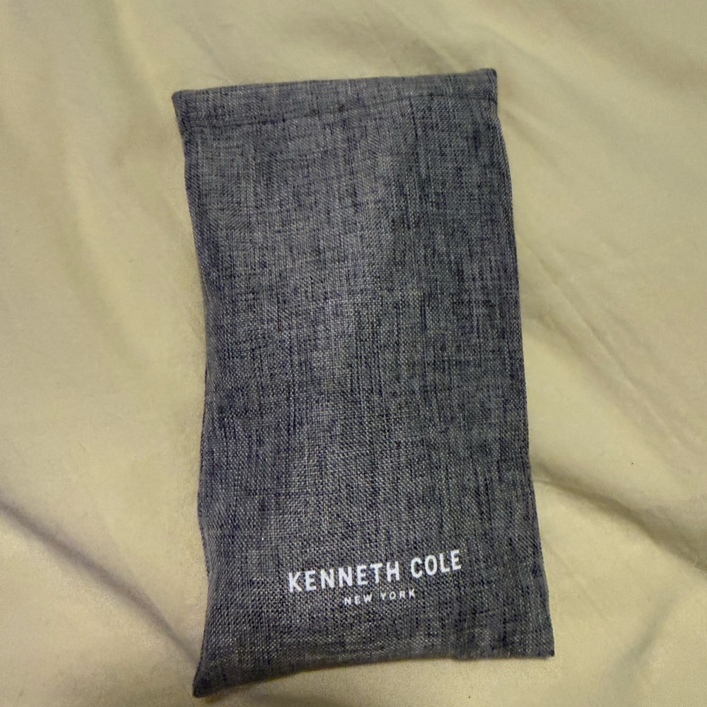 Kenneth Cole - Picture 2 of 2
